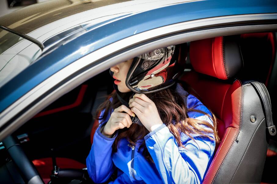 Hyerung Ahn Prepares for Mustang Circuit Driving Hyerung Ahn Prepares for Mustang Circuit Driving